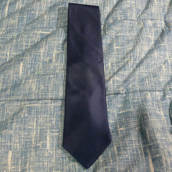 TOMMY HILFIGER NICK TIE.100% SILK MADE IN THE USA - Picture 1 of 2